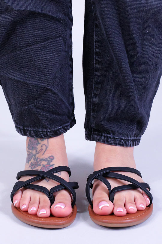 ESSENCE STRAP FLATS