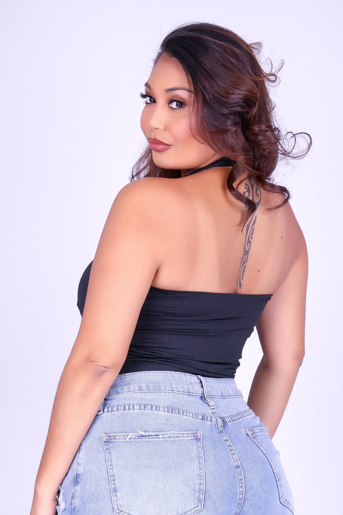 WORTH KNOWING HALTER TOP