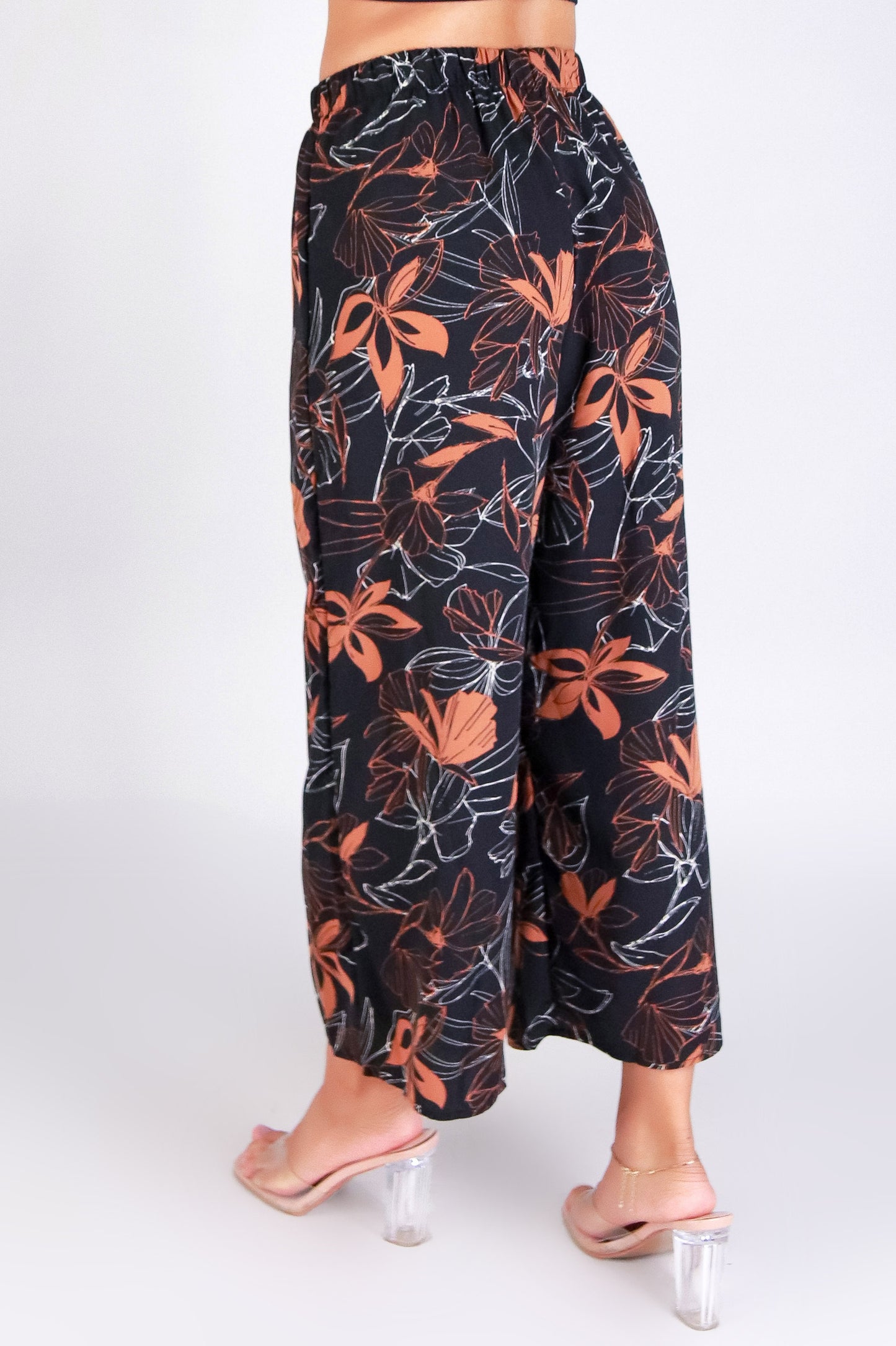 DRAWN TO BLOOM CAPRI'S