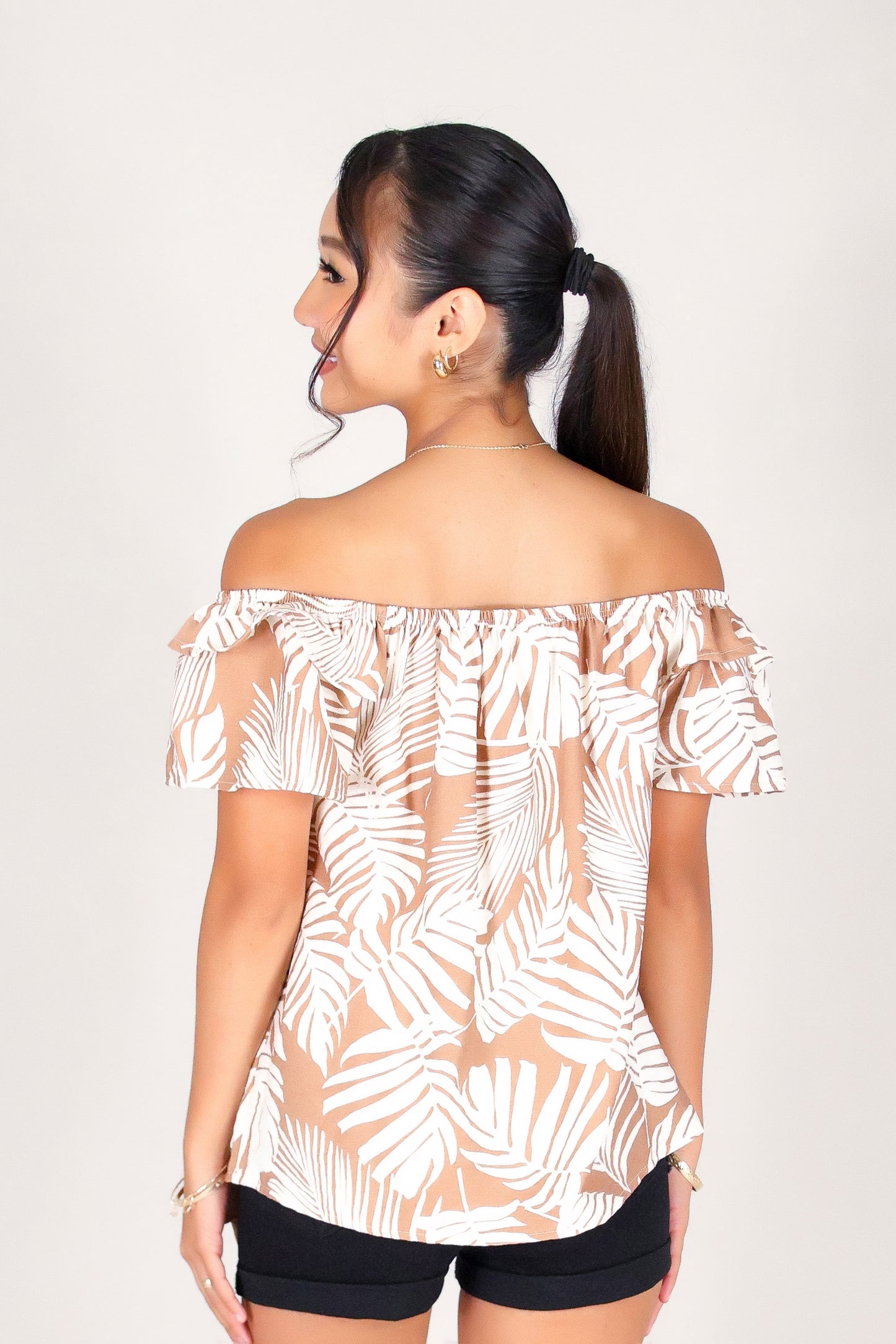 LEAFLINE OFF SHOULDER TOP