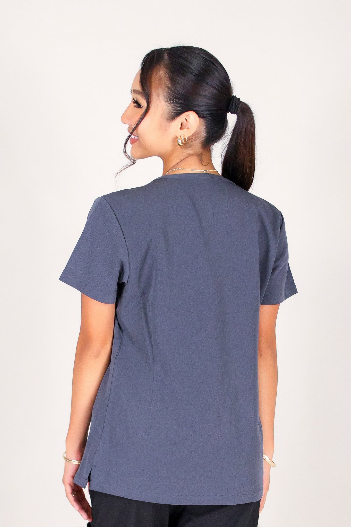 PIKAKE PUAKENIKENI SCRUB TOP