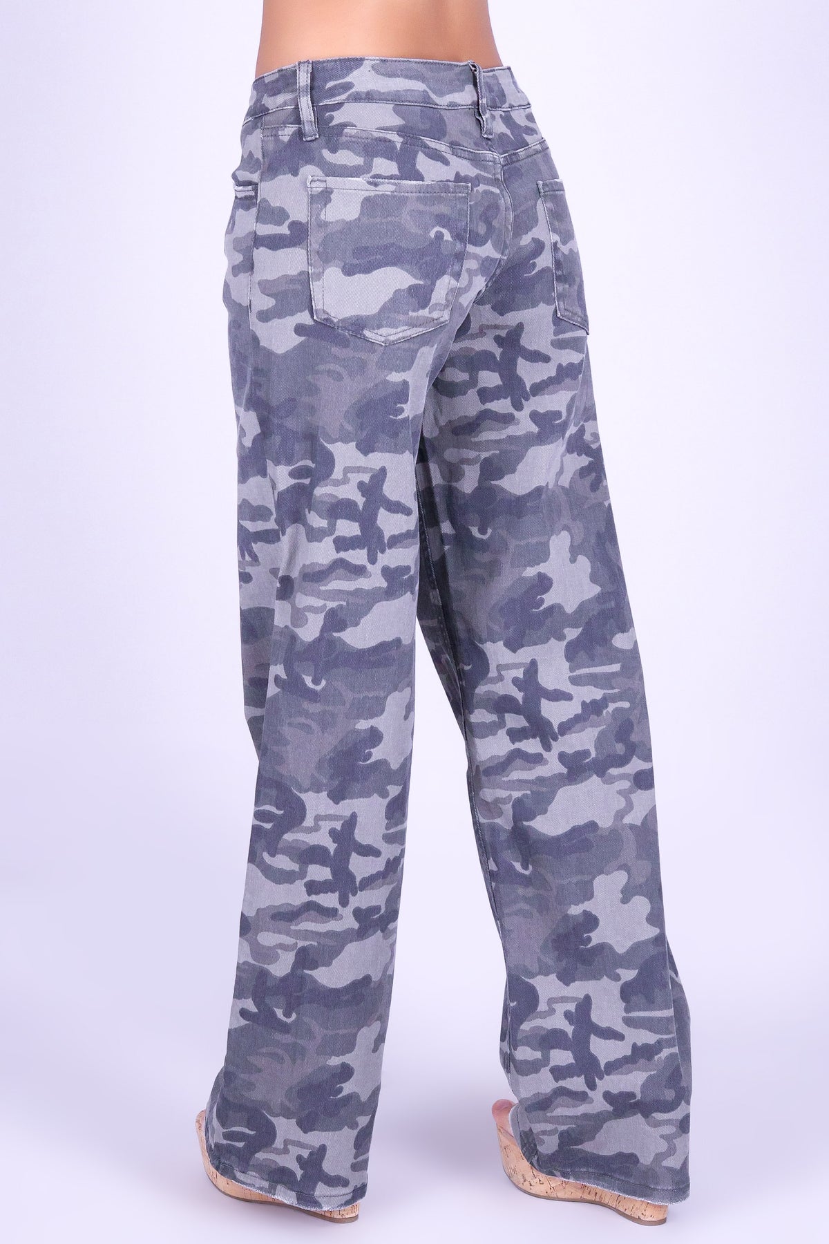 BRITNEY CAMO LOW-RISE JEANS