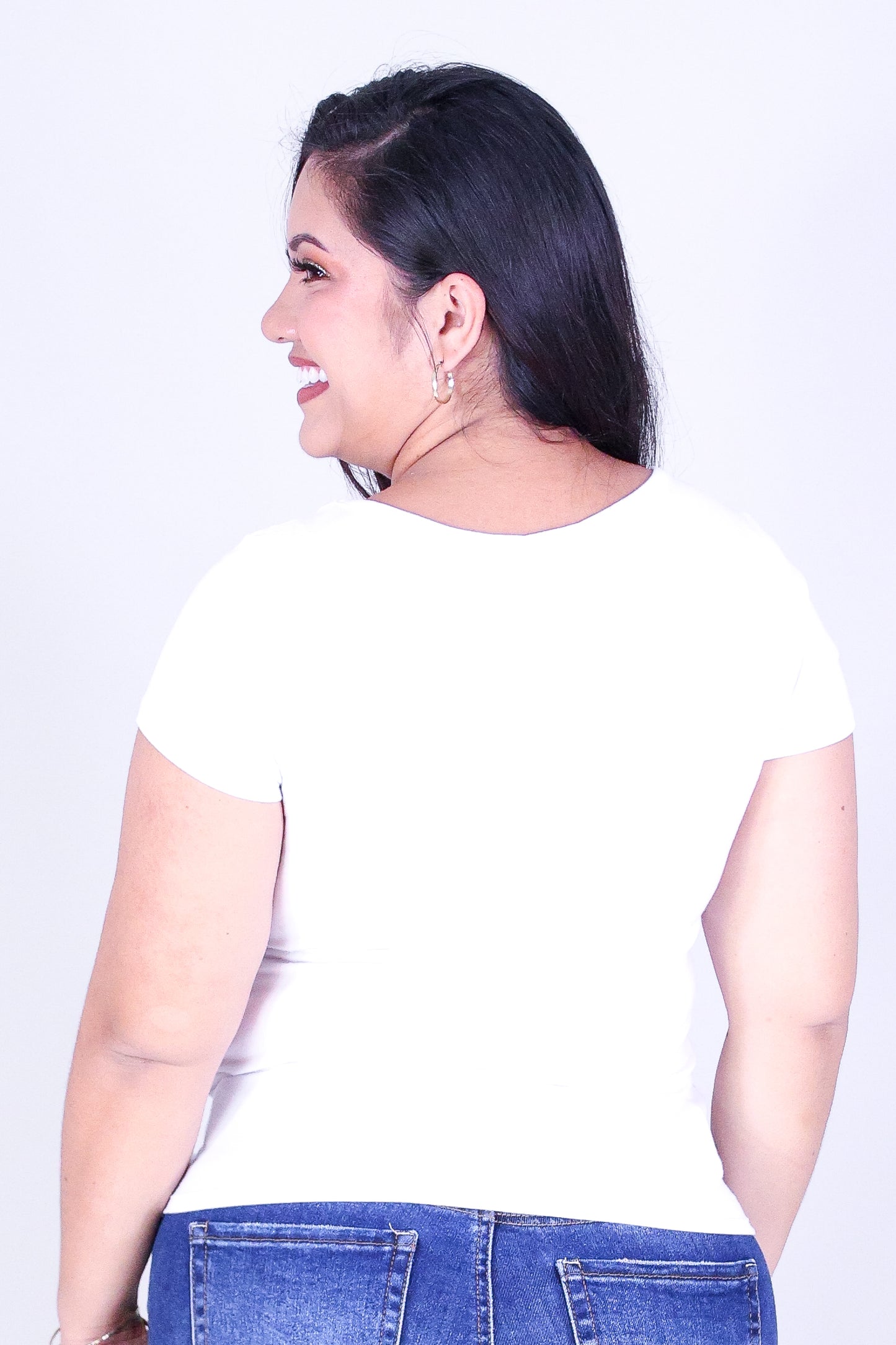 PRETTY ESSENTIAL TEE