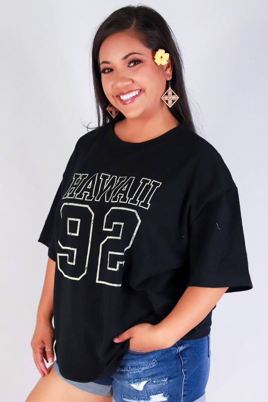 Jeans Warehouse Hawaii - PLUS S/S SCREENS - HAWAII 92 LOGO TEE | By ROCK & ROSE BY CHERIE