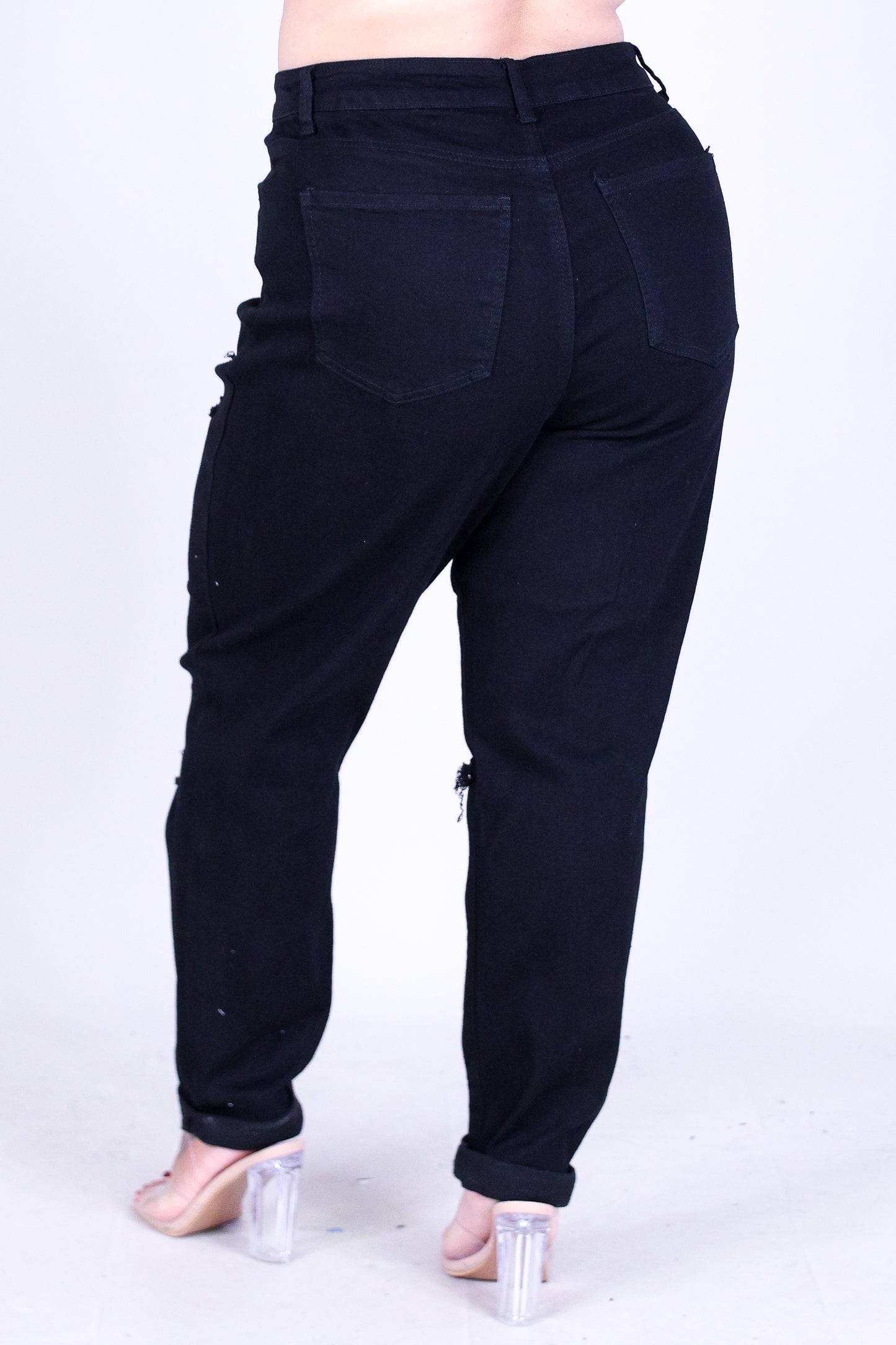 WEEKEND RISE MOM JEANS