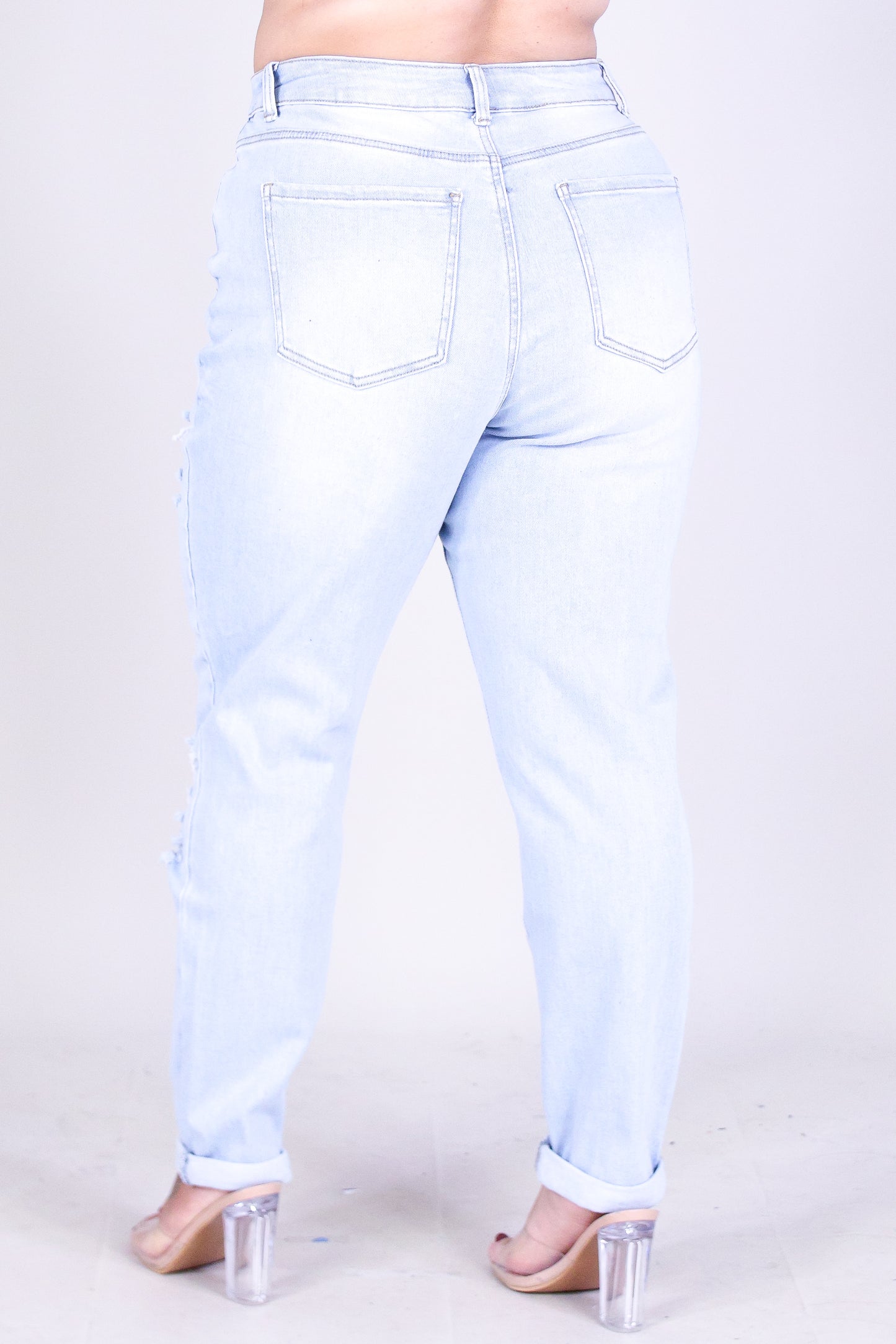 WEEKEND RISE MOM JEANS