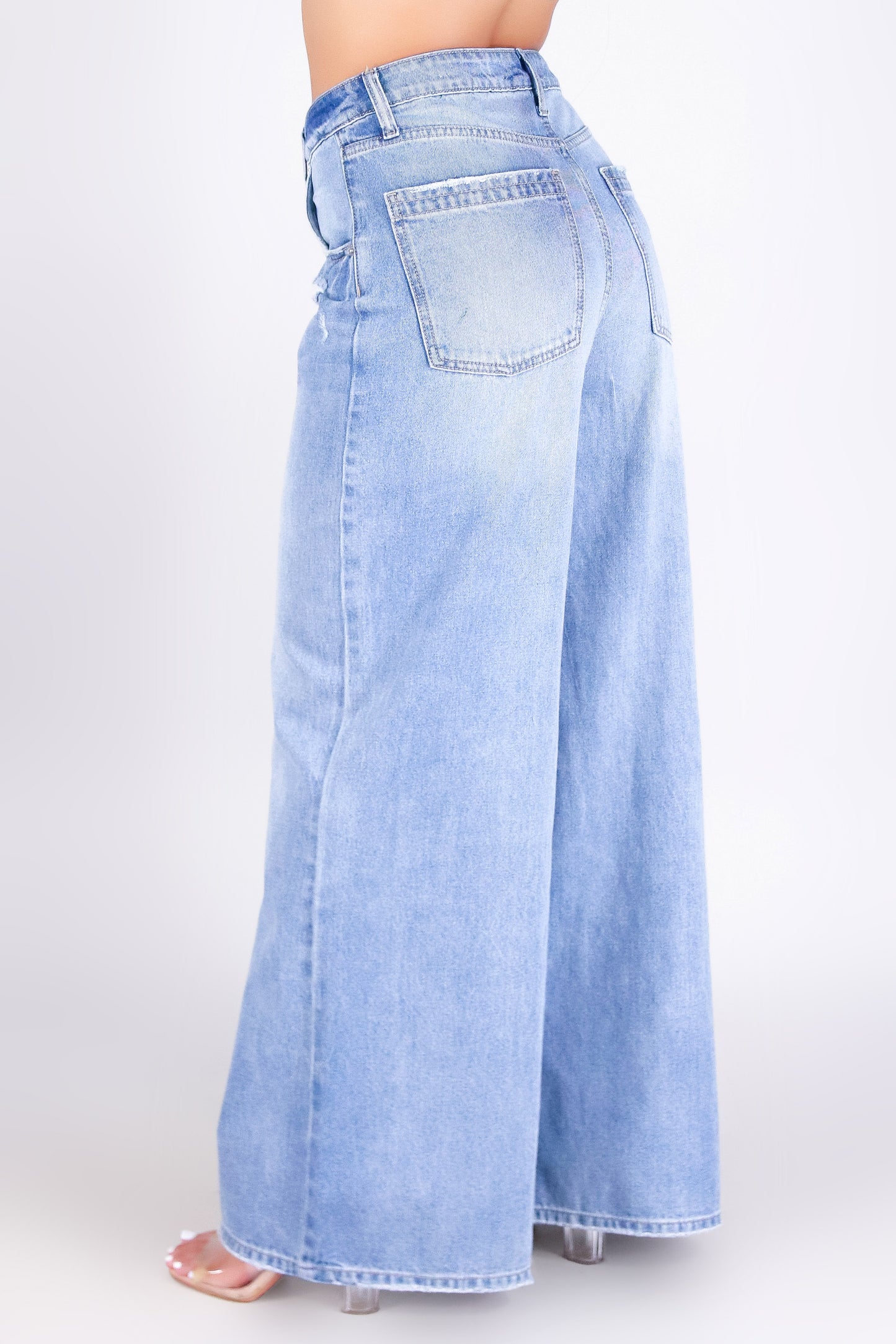 WIDE OUT DENIM JEANS
