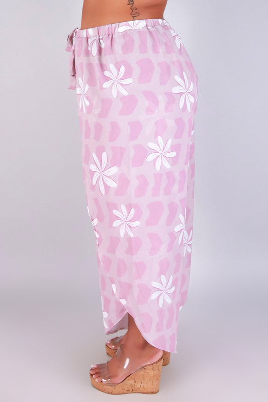 Jeans Warehouse Hawaii - PLUS PRINT WOVEN CAPRI'S - TIARE SHELL CAPRI'S | By LUZ