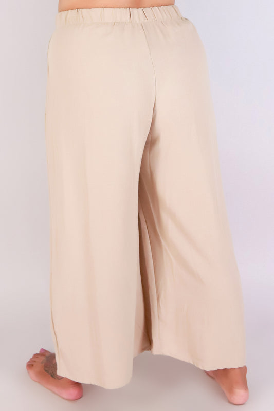 Jeans Warehouse Hawaii - PLUS PLUS WOVEN CASUAL CAPRIS - CITY BREEZE CAPRI PANTS | By ZENOBIA