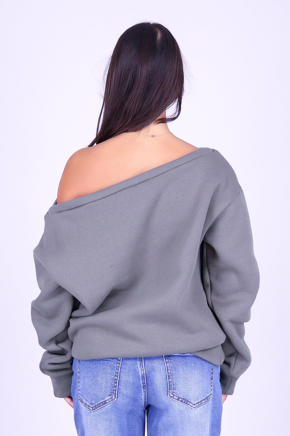 3 IWA OFF SHOULDER SWEATER