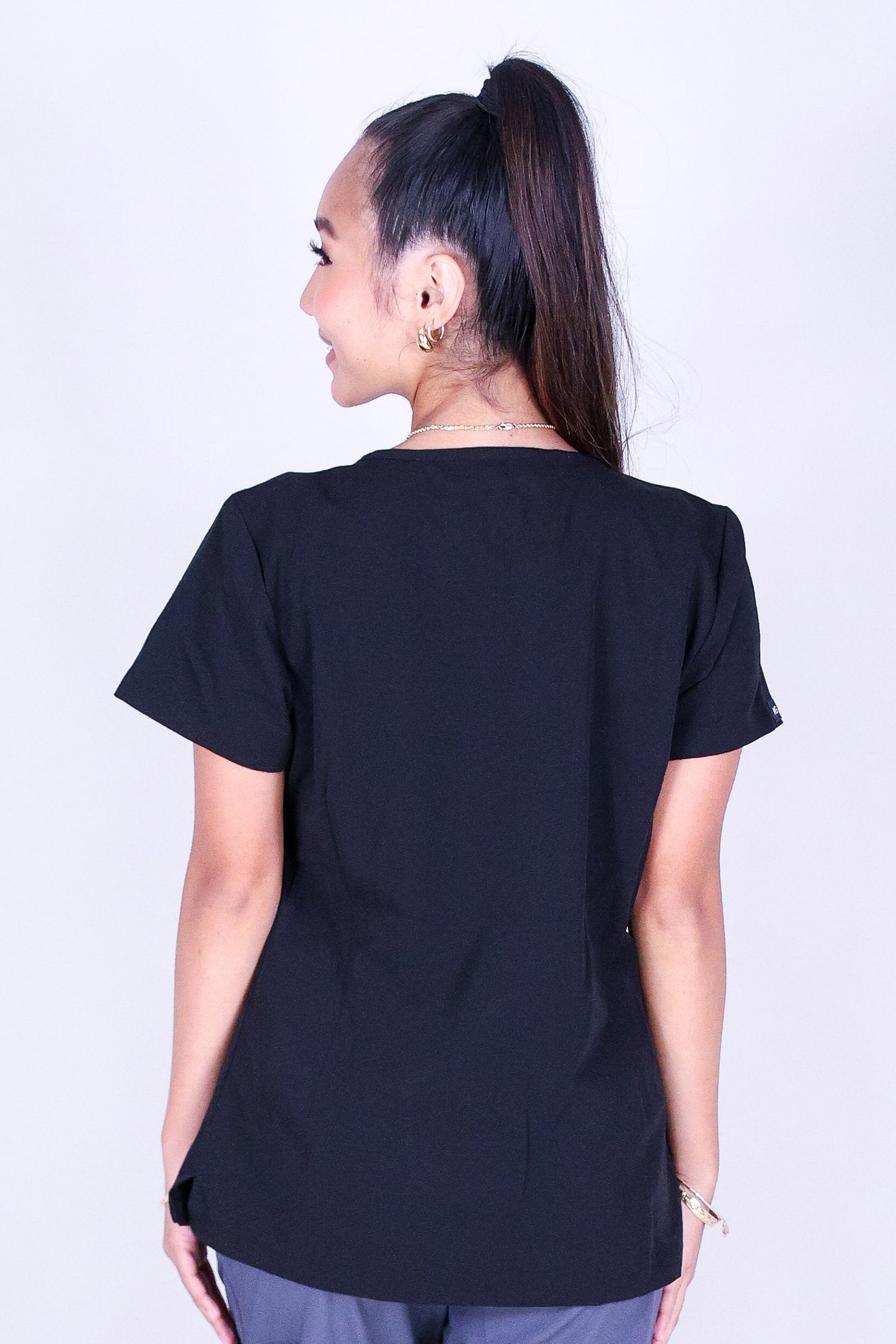 PUAKENIKENI SCRUB TOP