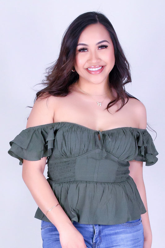 PRETTY IN RUFFLES TOP