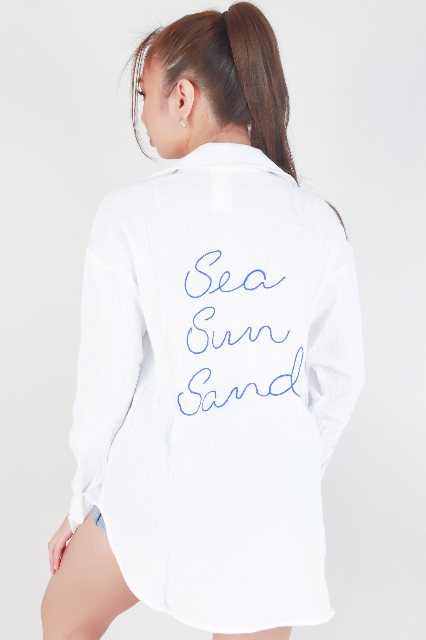 Jeans Warehouse Hawaii - L/S PRINT WOVEN CASUAL TOPS - SEA SUN SAND BUTTON DOWN TOP | By IKEDDI IMPORTS