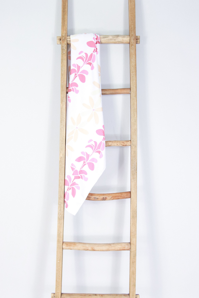PLUMERIA TIARE BEACH TOWEL