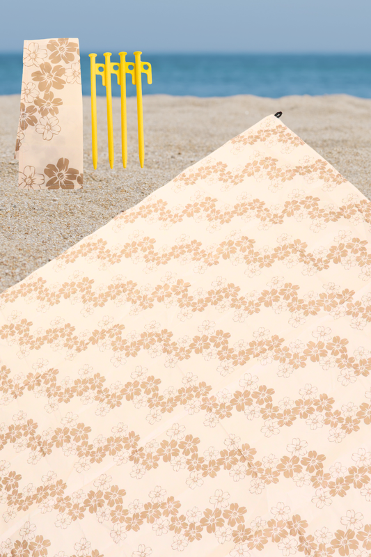 PUAKENIKENI FLOW BEACH BLANKET