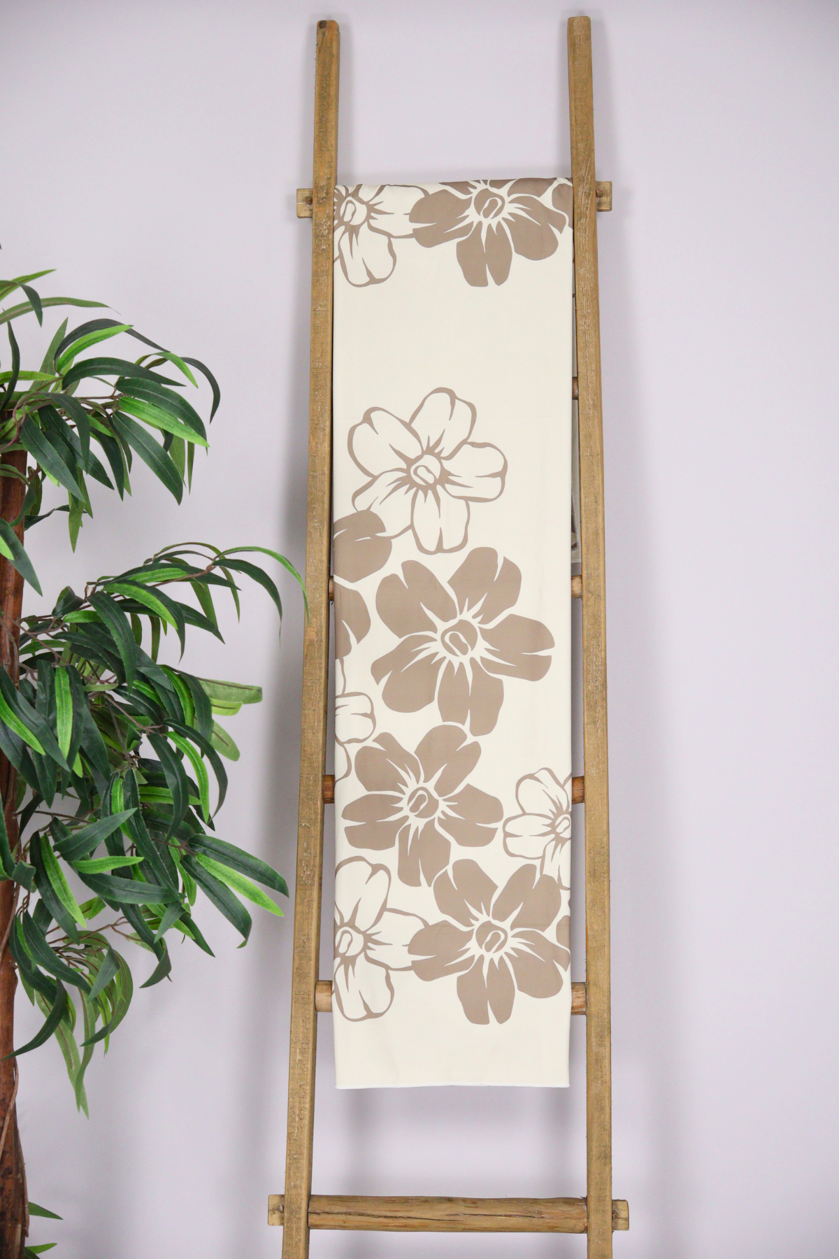 PUAKENIKENI FLOW BEACH TOWEL