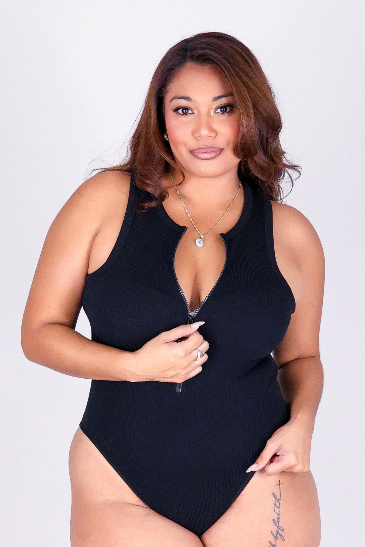 SIMPLE CREW BODYSUIT