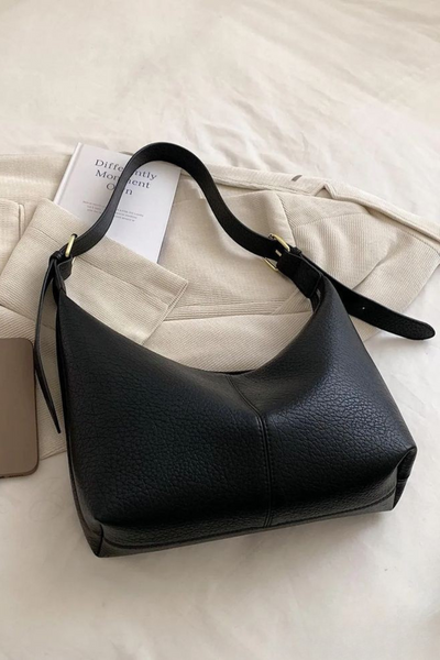 Jeans Warehouse Hawaii - HANDBAGS - GIA BAG | By GREENWELL PROMOTIONS LTD