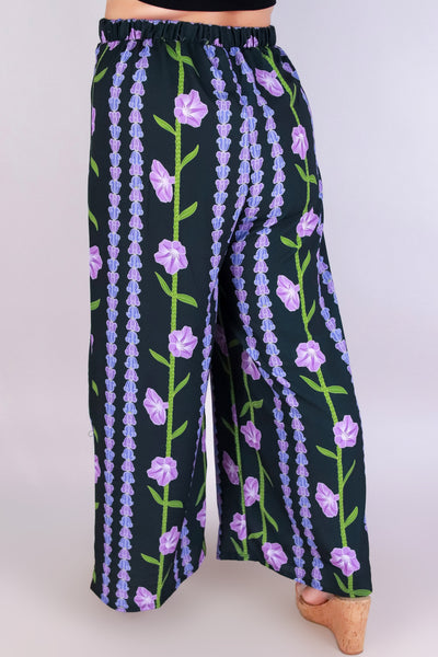 Jeans Warehouse Hawaii - PLUS PRINT WOVEN CAPRI'S - POHUEHUE CAPRI'S | By LUZ