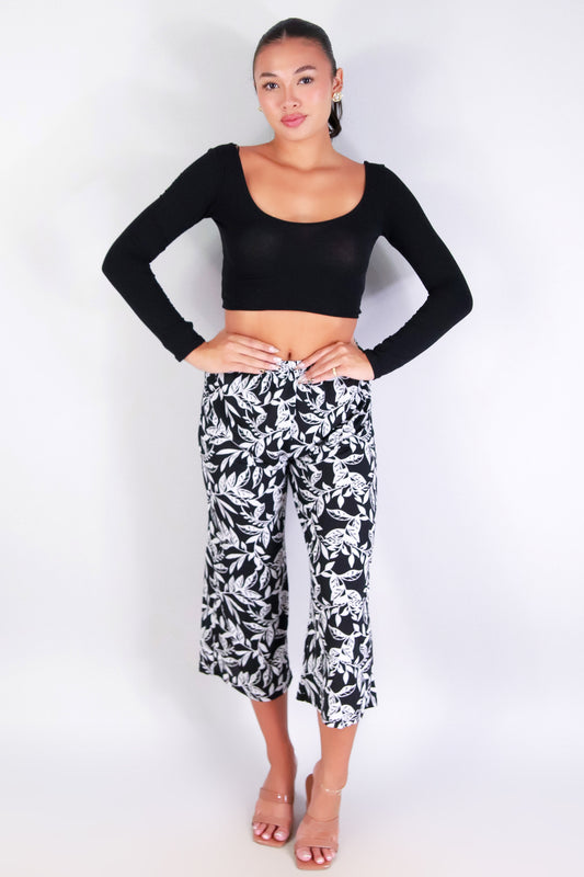 Jeans Warehouse Hawaii - PRINT KNIT CAPRI'S - FLORAL CRUSH CAPRI'S | By PAPERMOON/ B_ENVIED