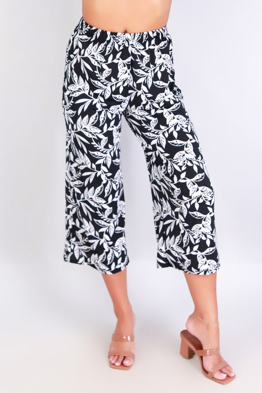 Jeans Warehouse Hawaii - PRINT KNIT CAPRI'S - FLORAL CRUSH CAPRI'S | By PAPERMOON/ B_ENVIED