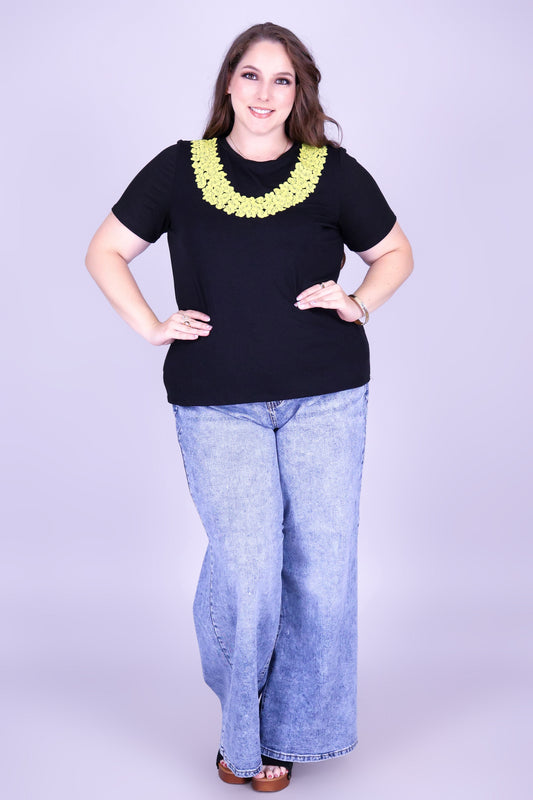 THICK PLUMERI LEI TEE