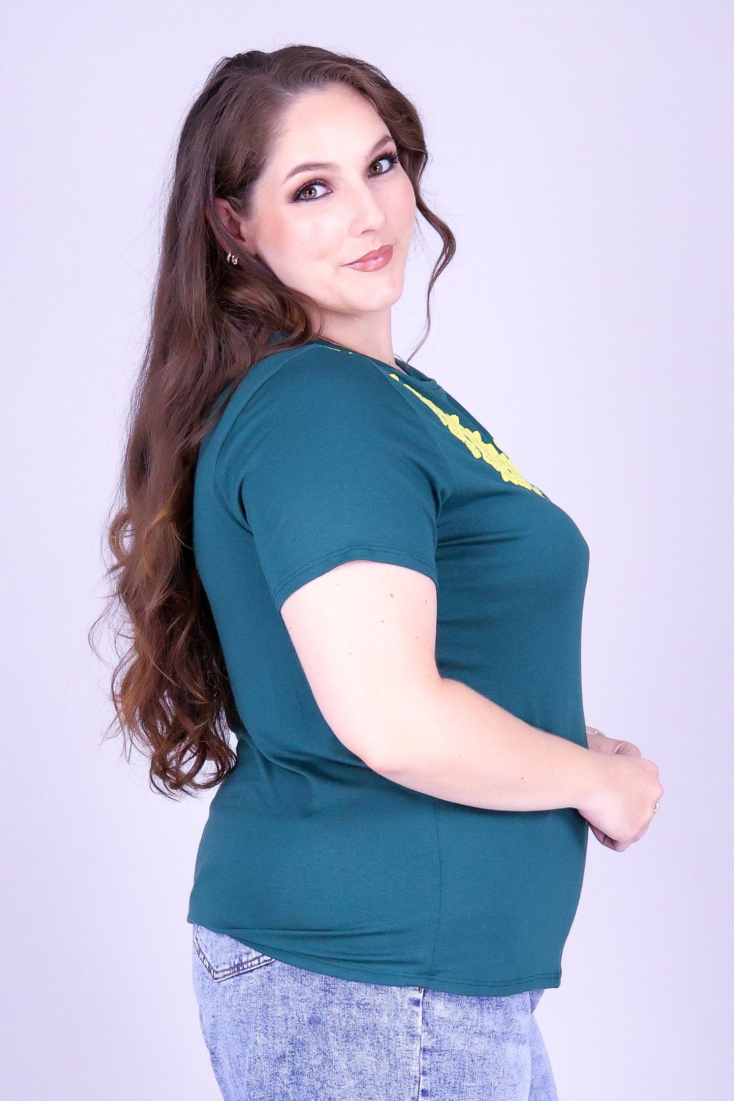 THICK PLUMERIA LEI TEE