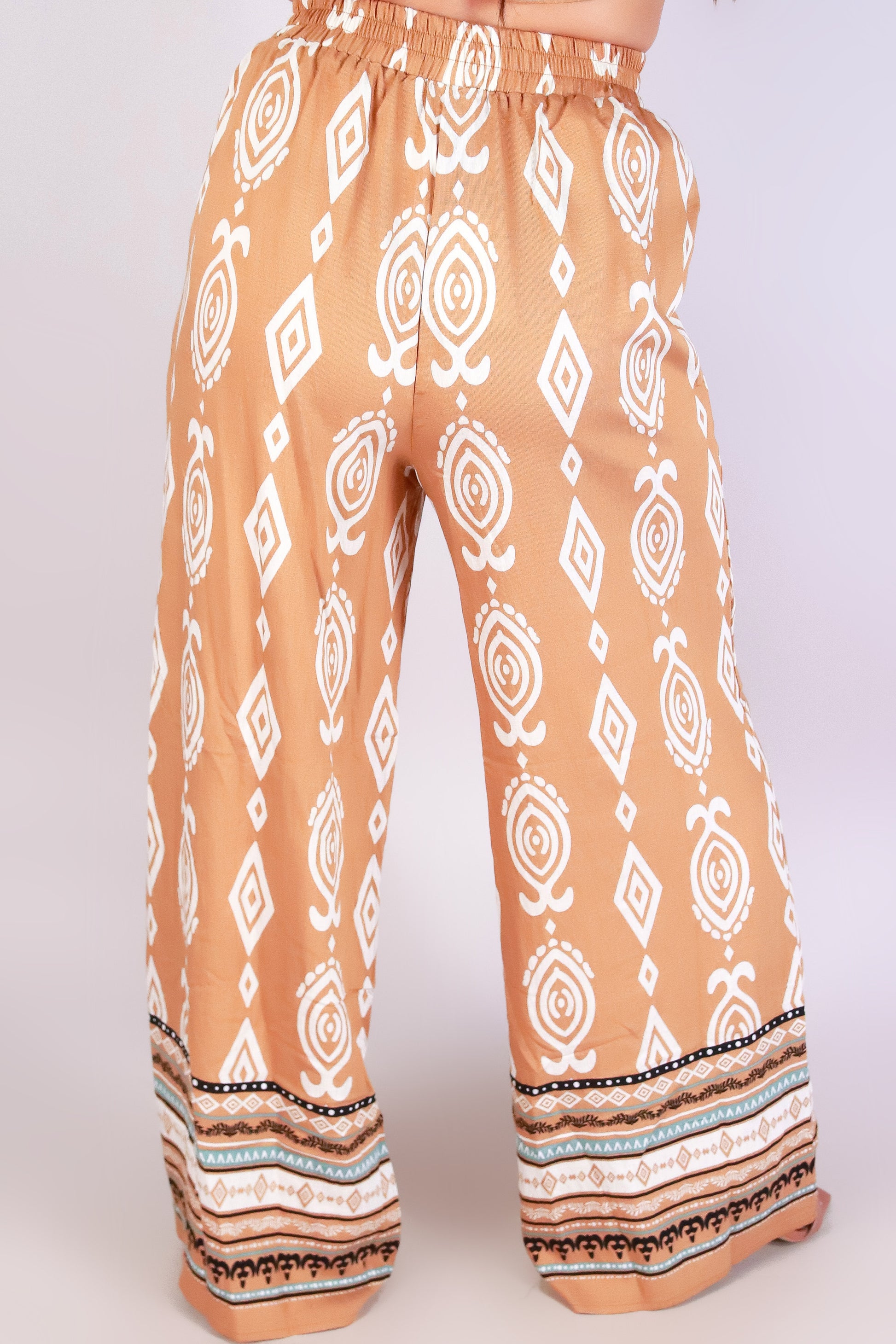 Jeans Warehouse Hawaii - PRINT WOVEN PANTS - JET SET PANTS | By VERY J