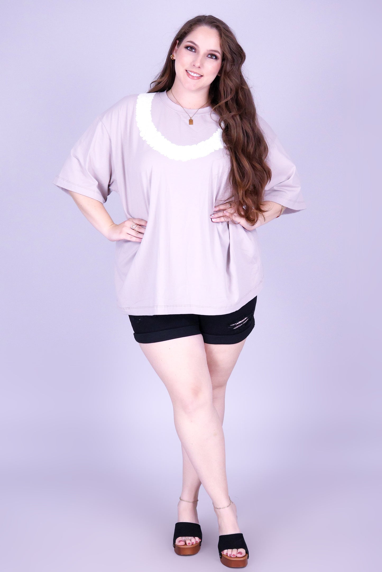 PIKAKE ROPE OVERSIZED LEI TEE