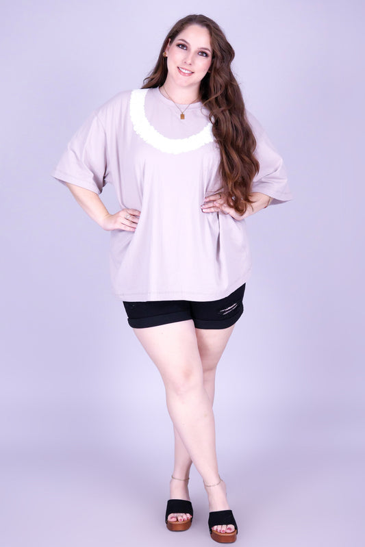 PIKAKE ROPE OVERSIZED LEI TEE