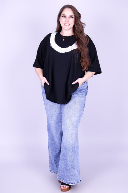 PIKAKE ROPE OVERSIZED LEI TEE