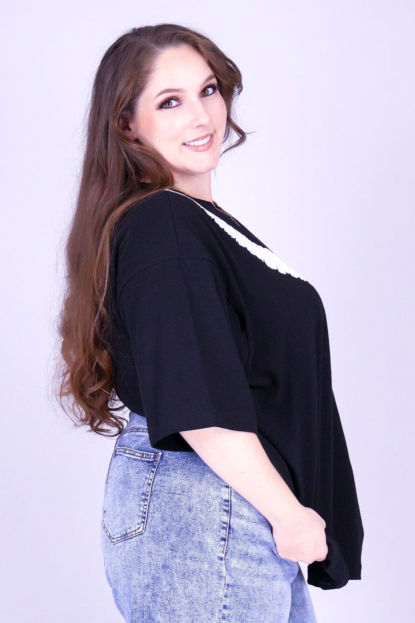 PIKAKE ROPE OVERSIZED LEI TEE