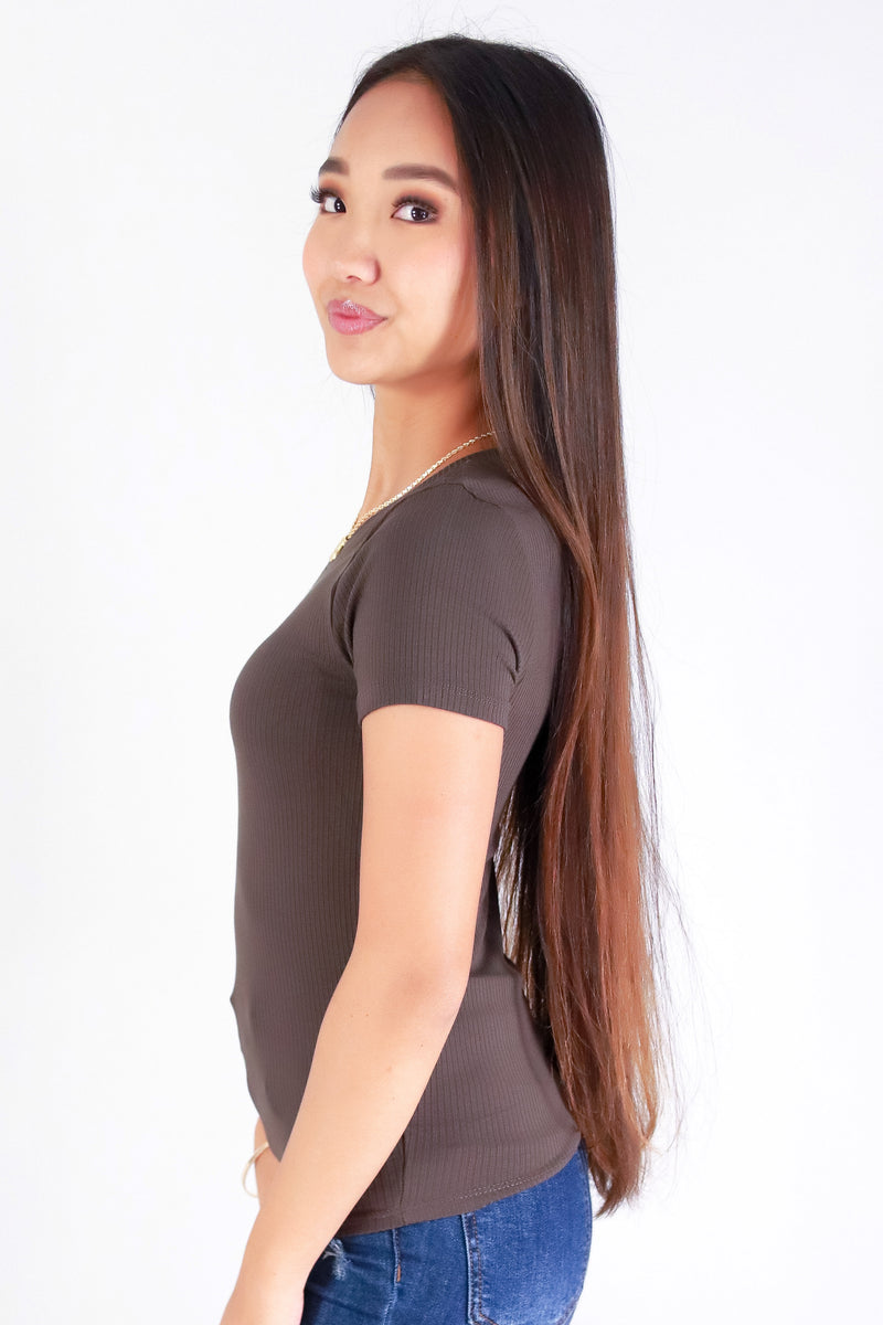 Jeans Warehouse Hawaii - S/S SOLID BASIC - SHE KNOWS BASIC TEE | By POPULAR 21