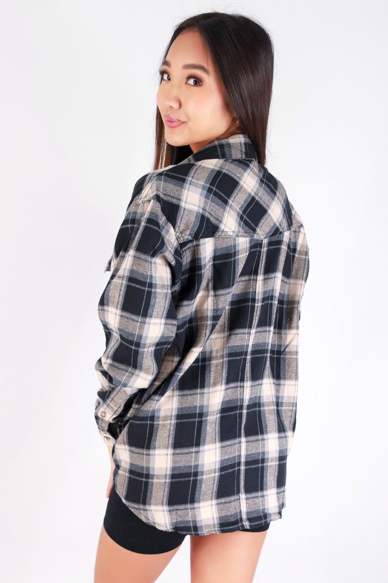 Jeans Warehouse Hawaii - L/S PRINT WOVEN CASUAL TOPS - CHIC CHECK PLAID TOP | By PASSPORT/MS BUBBLES