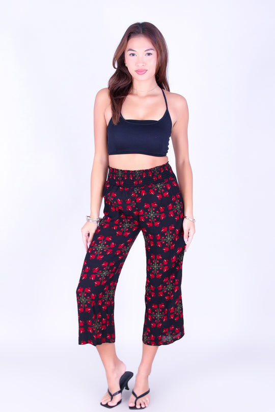 ANTHURIUM QUILT SMOCKED WAIST CAPRI'S