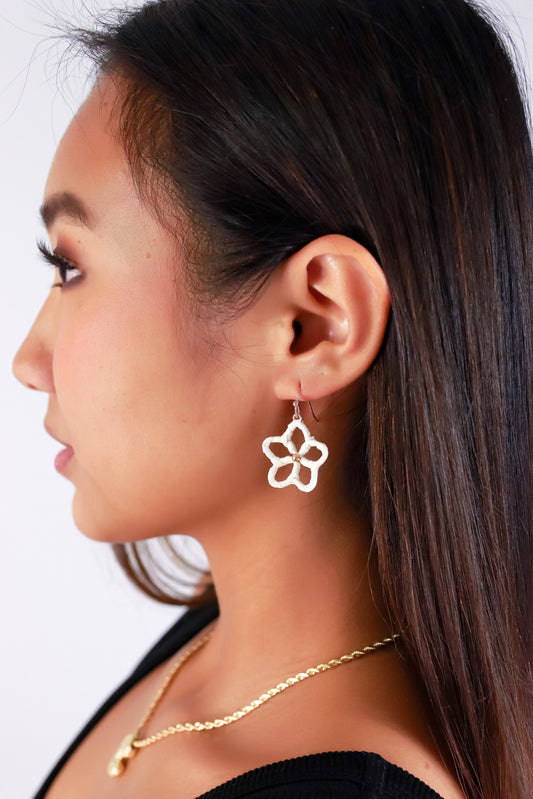 Jeans Warehouse Hawaii - DANGLE - EVERYDAY BLOOM EARRINGS | By PRINCE CO