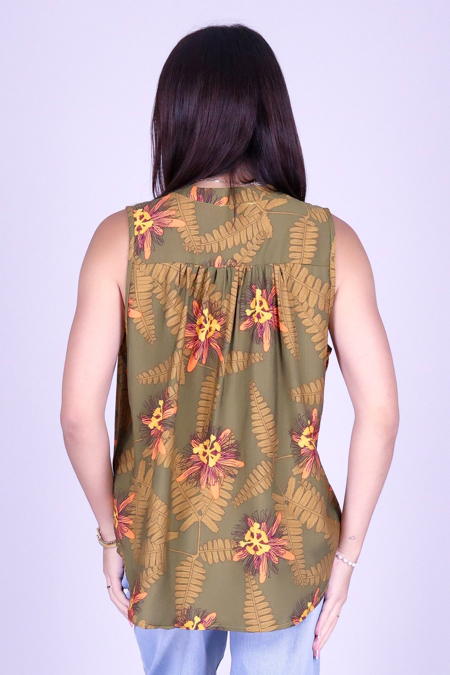 LILIKOI FERN SLEEVELESS BLOUSE
