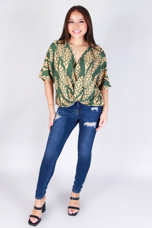 Jeans Warehouse Hawaii - S/S PRINT WOVEN DRESSY TOPS - GINGER TWIST BOTTOM TOP | By LUZ