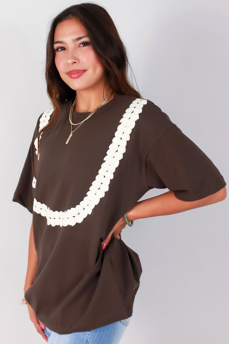 Jeans Warehouse Hawaii - S/S SCREEN - PIKAKE LEI TEE | By ROCK & ROSE BY CHERIE