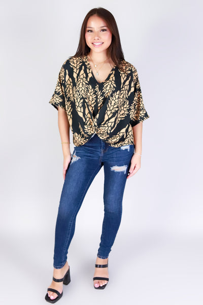 Jeans Warehouse Hawaii - S/S PRINT WOVEN DRESSY TOPS - GINGER TWIST BOTTOM TOP | By LUZ