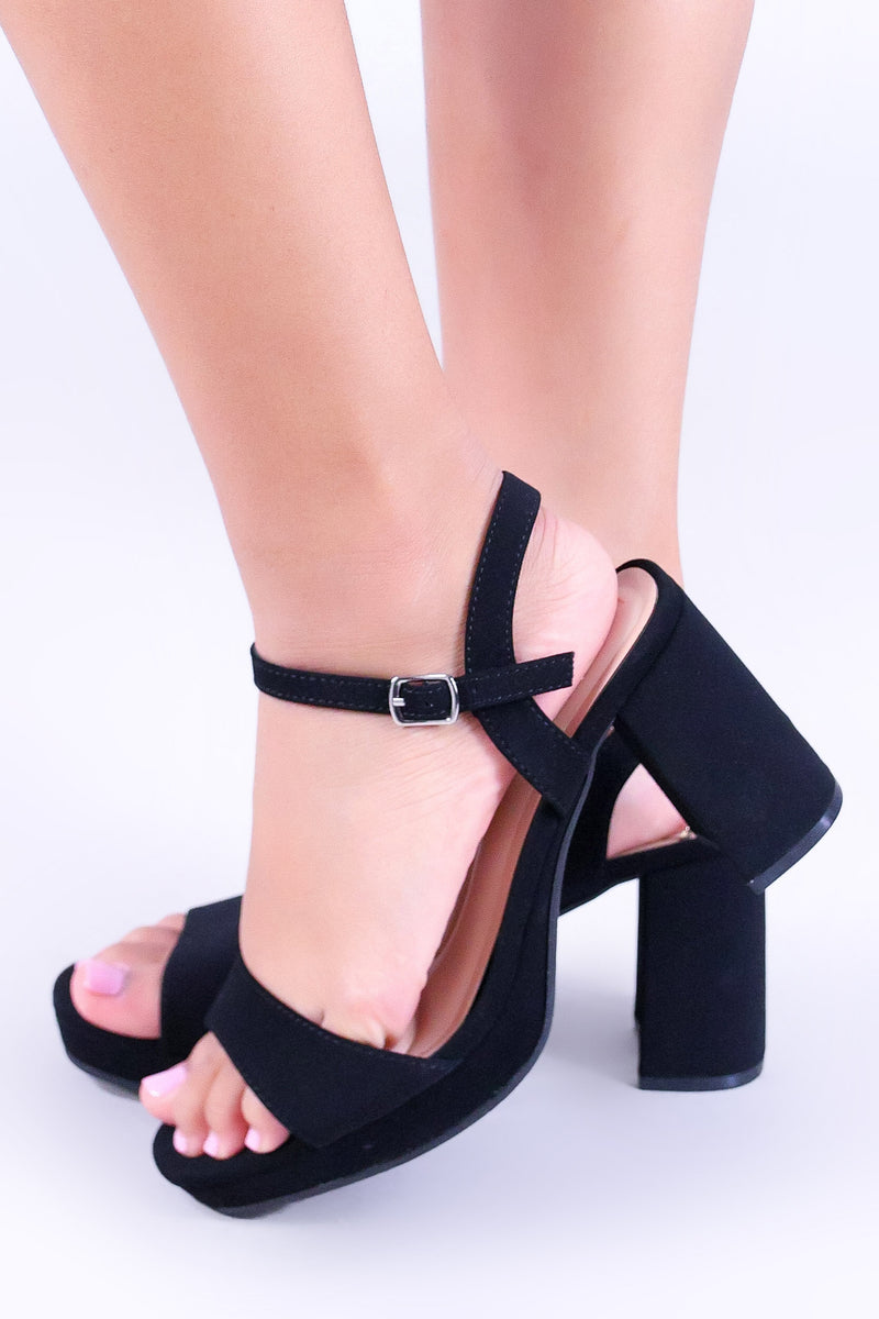 HELEN HEELS