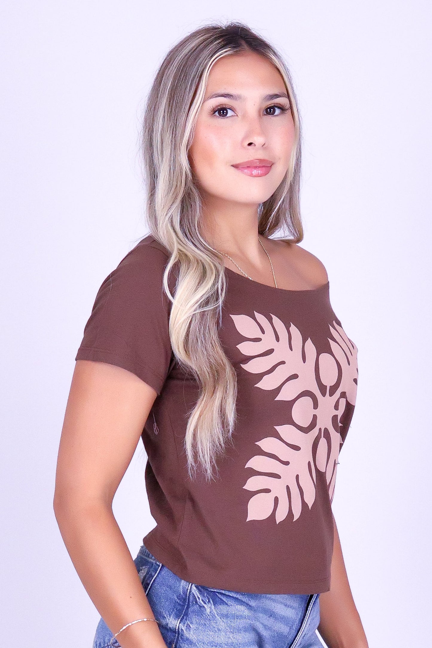 ULU QUILT OFF SHOULDER TEE