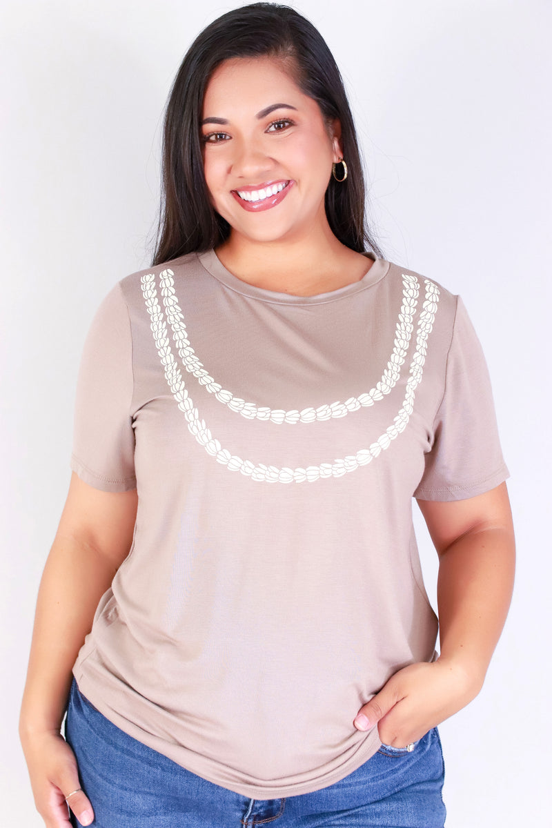 Jeans Warehouse Hawaii - PLUS S/S SCREENS - DOUBLE STRAND PIKAKE LEI TEE | By LUZ