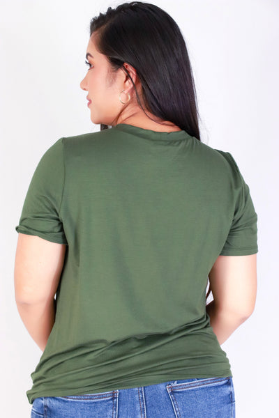 Jeans Warehouse Hawaii - PLUS S/S SCREENS - DOUBLE STRAND PIKAKE LEI TEE | By LUZ