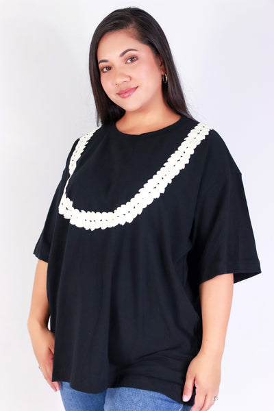 Jeans Warehouse Hawaii - PLUS S/S SCREENS - PIKAKE LEI TEE | By ROCK & ROSE BY CHERIE