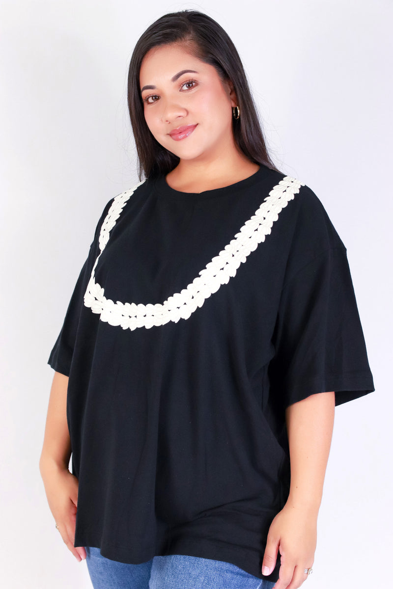 Jeans Warehouse Hawaii - PLUS S/S SCREENS - PIKAKE LEI TEE | By ROCK & ROSE BY CHERIE