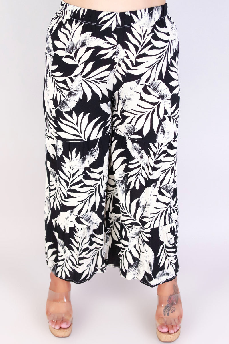 Jeans Warehouse Hawaii - PLUS PRINT WOVEN CAPRI&