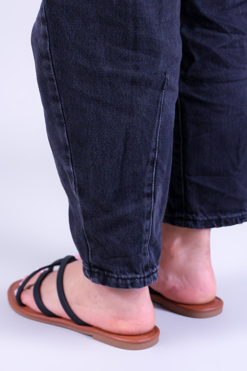 ESSENCE STRAP FLATS