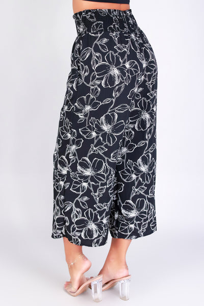 WILDFLOWER WONDER SMOCKED WAIST CAPRI'S