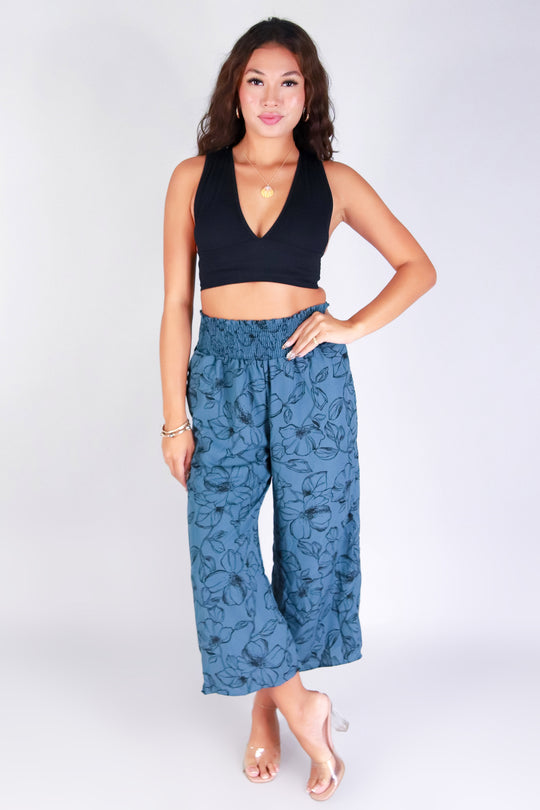 WILDFLOWER WONDER SMOCKED WAIST CAPRI'S